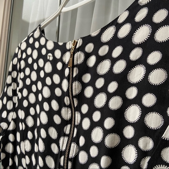 Black and white Barreds dress, size medium. - Picture 4 of 4